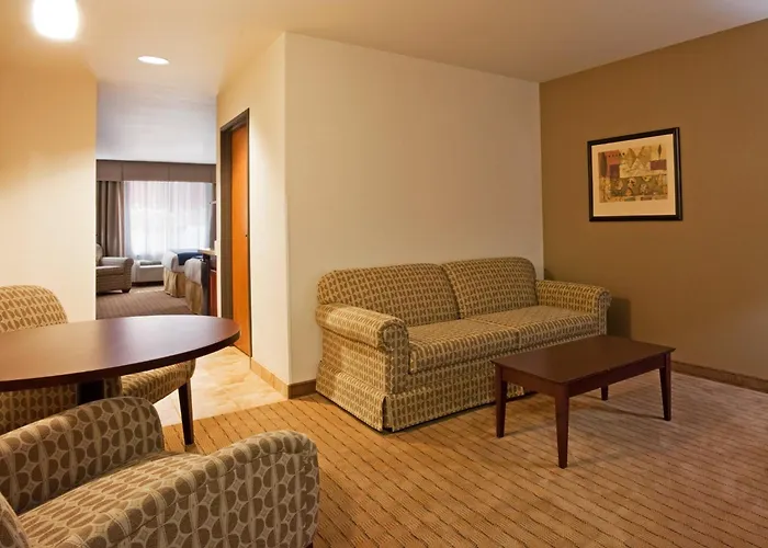 Holiday Inn Express Hotel & Suites Antigo By Ihg