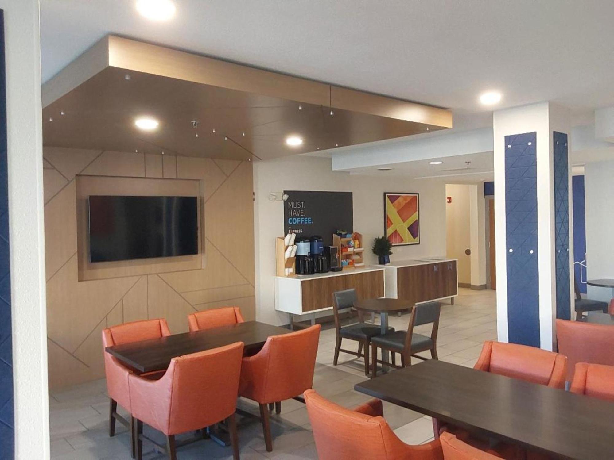 Hotel Express & By Ihg Antigo
