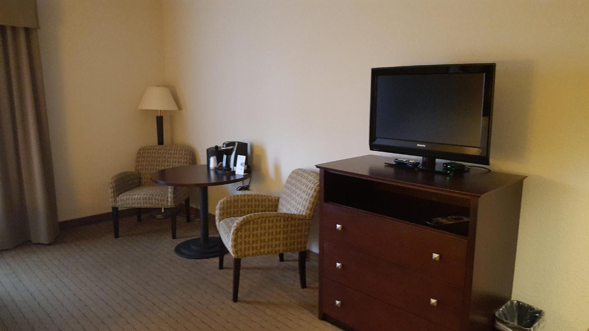 Express & By Ihg Hotel Antigo