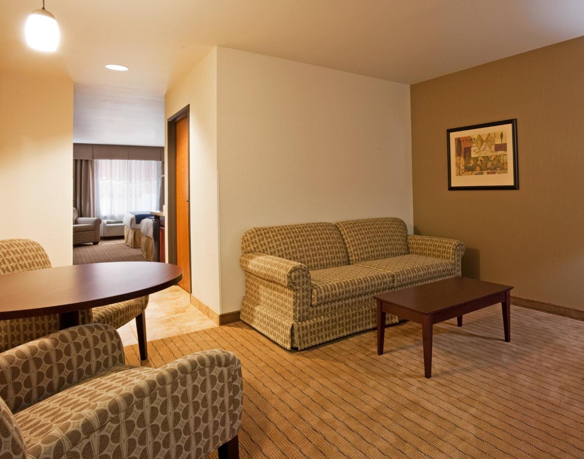 Hotel Express & By Ihg Antigo