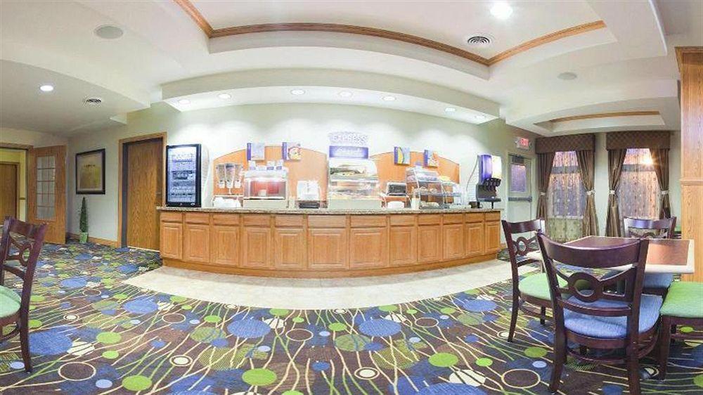 Express & By Ihg Antigo