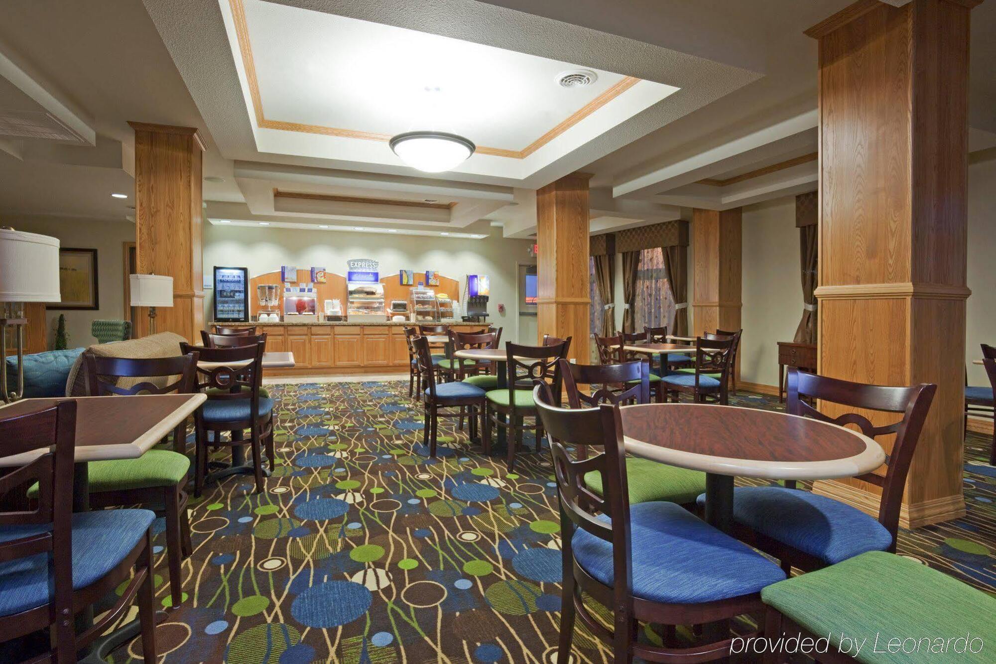 Express & By Ihg 3* Antigo