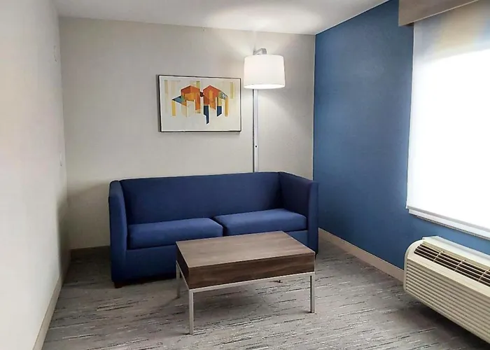 Holiday Inn Express Hotel&Suites Antigo, an IHG hotel