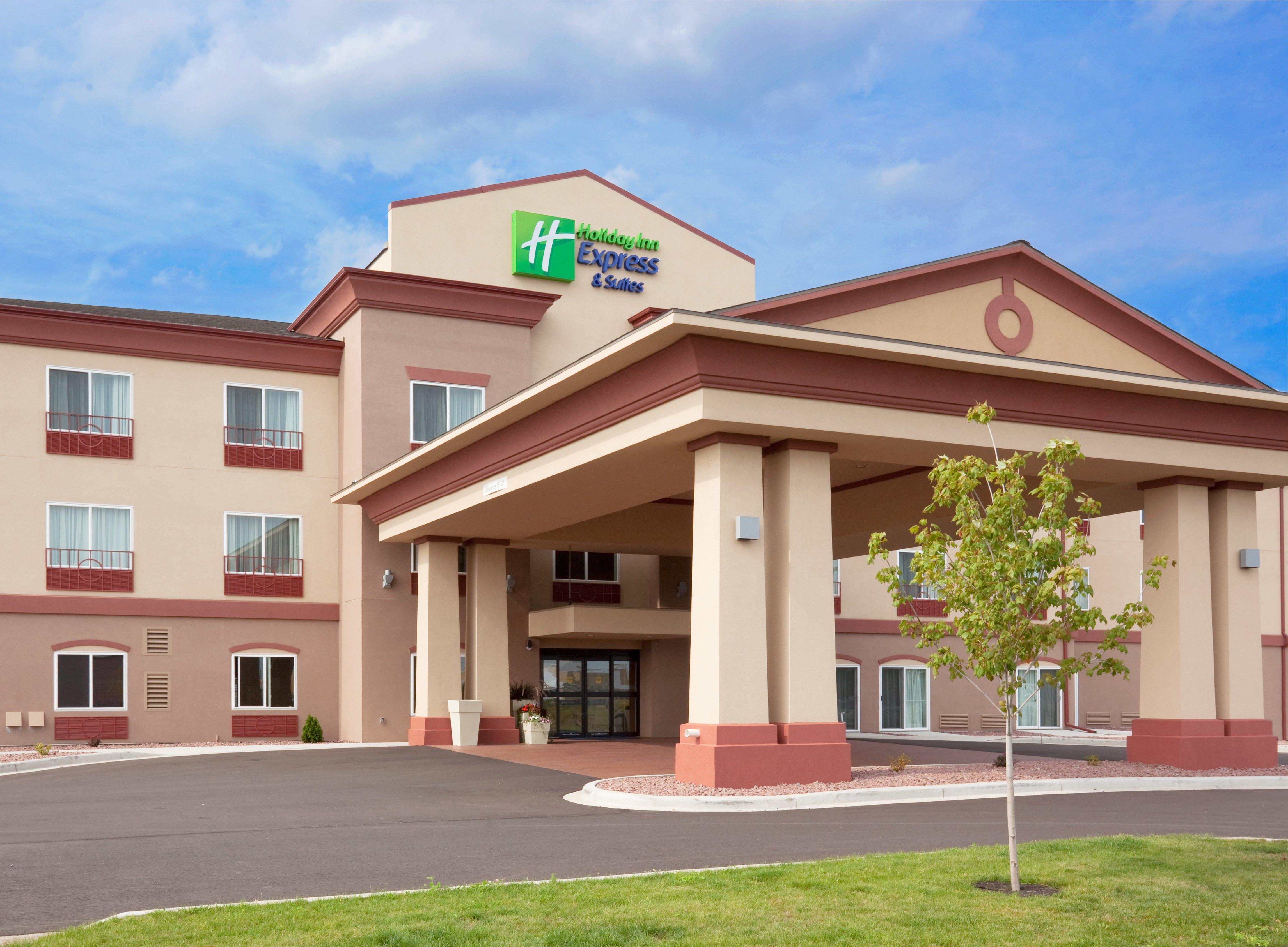 Express & By Ihg Antigo