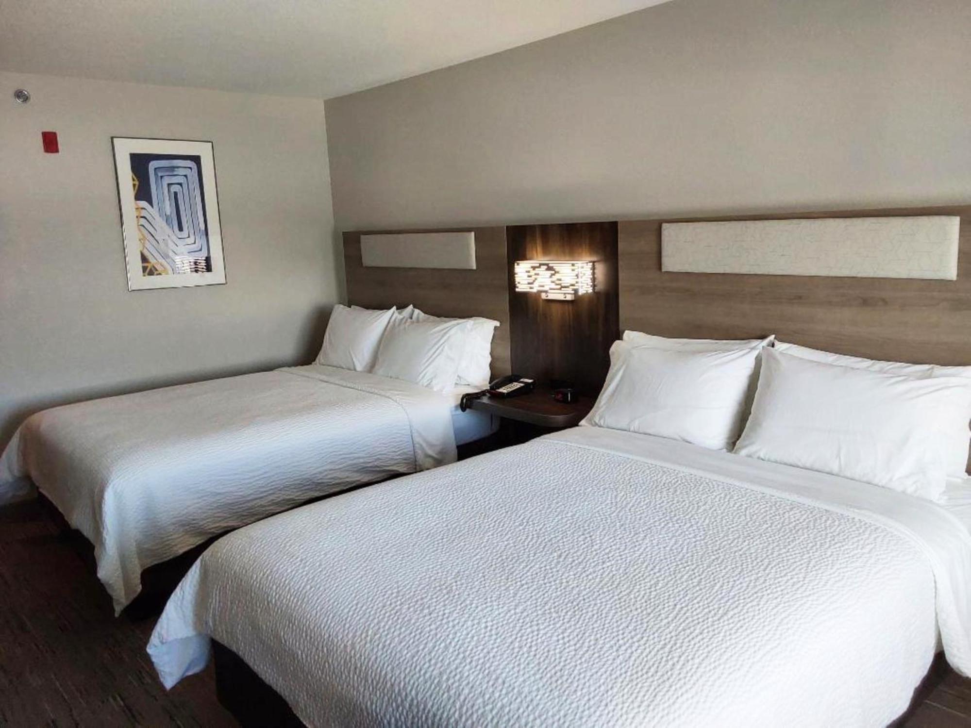 Express & By Ihg 3*