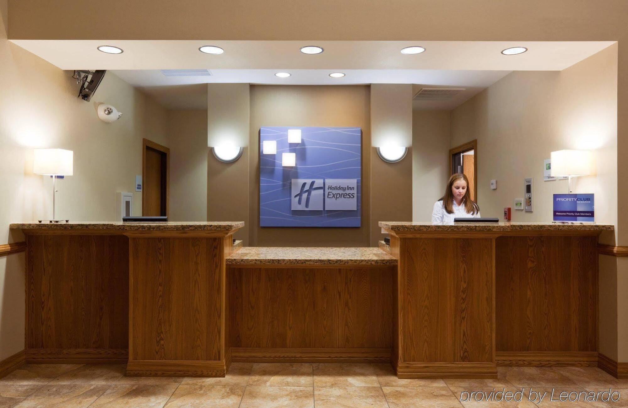 Express & By Ihg Antigo